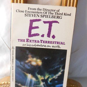 E.T. The Extra-Terrestrial 1982 Paperback Book